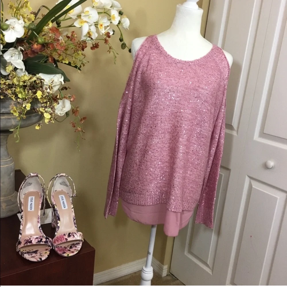 JESSICA SIMPSON LONG SLEEVE SHOULDER CUT OUT TOP, PINK‎ (NWT)